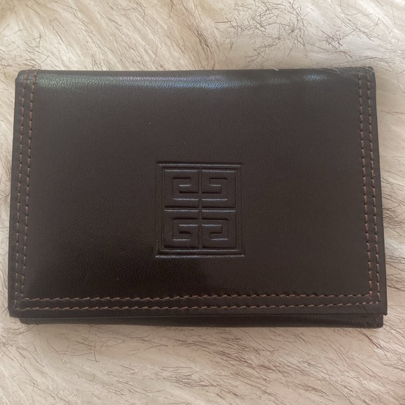 ✔️Givenchy Vintage Leather Key Case - Picture 1 of 10